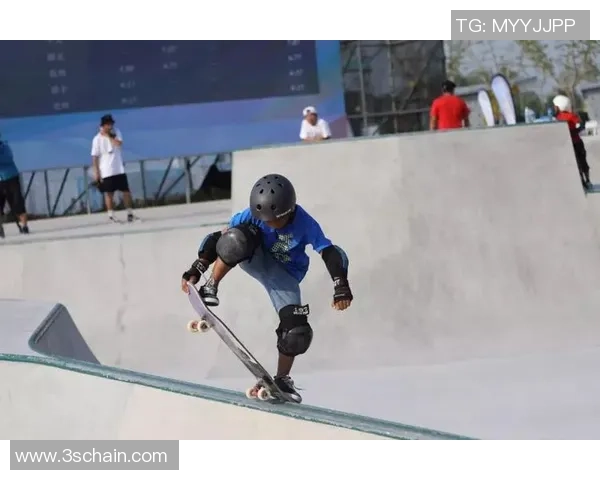 深圳极限运动队在滑板精英赛中以85分稳居积分榜首位